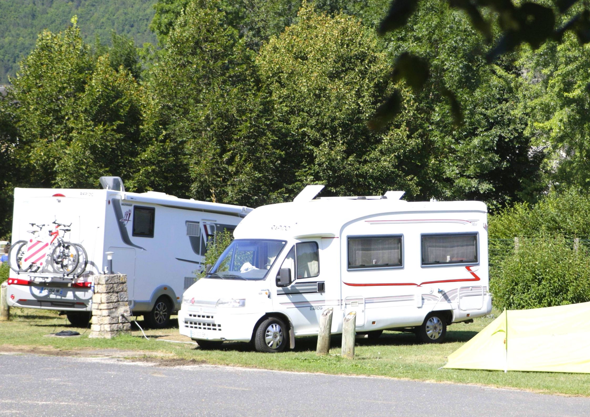 Emplacement du camping de Chanac pour camping-car