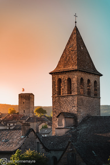 Eglise Saint-Jean-Baptiste à Chanac au coucher du soleil